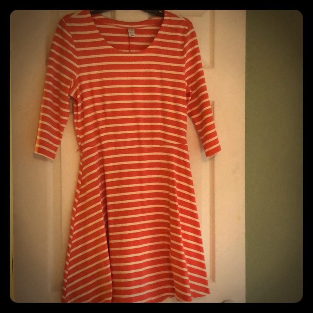 Coral & white fit & flair 3/4 sleeve dress